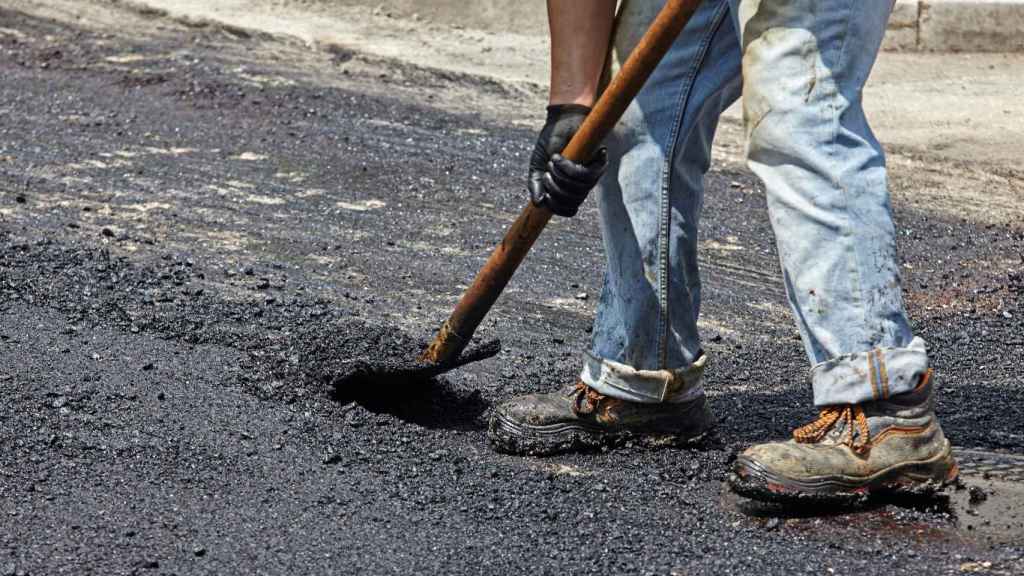 operario obrero carretera obras asfalto