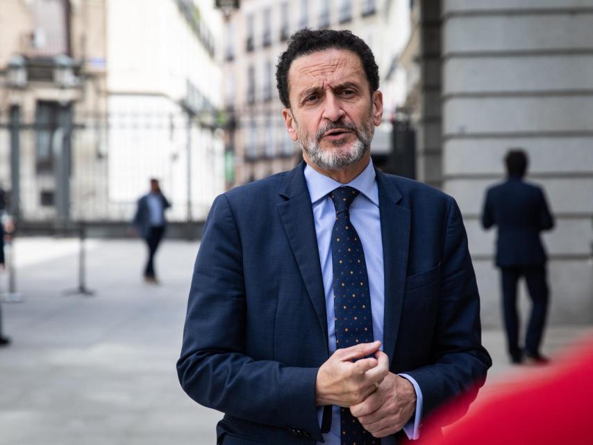 Edmundo Bal, en el patio del Congreso de los Diputados.