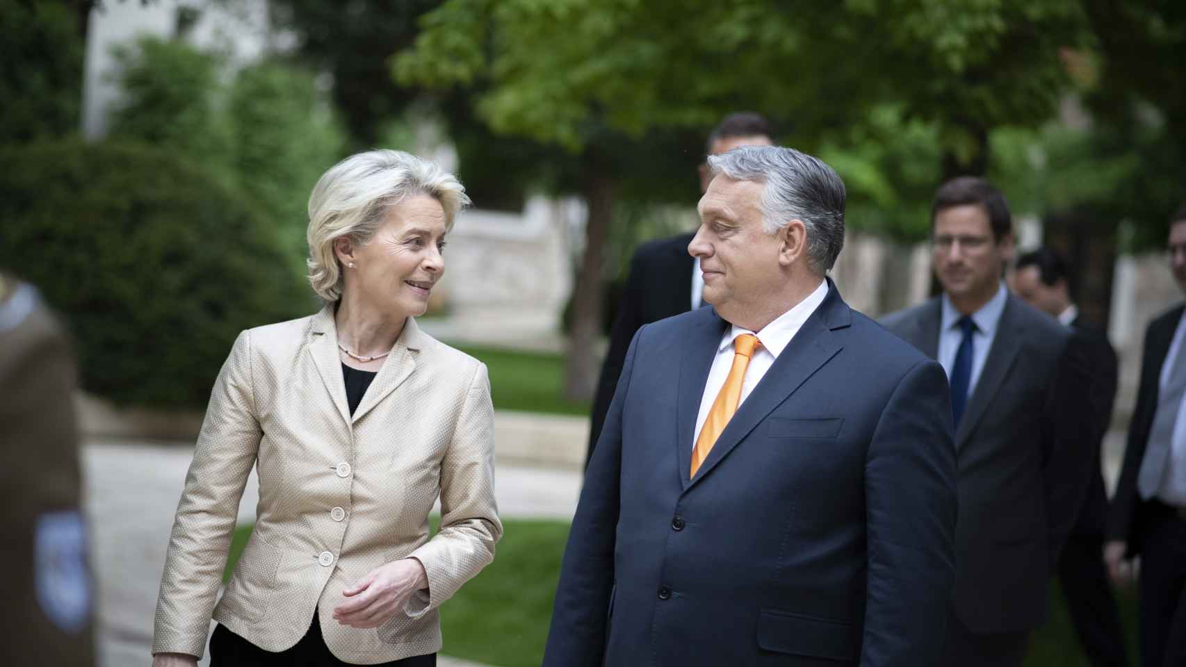 Víktor Orbán recibe a Ursula von der Leyen en Budapest, Hungría.