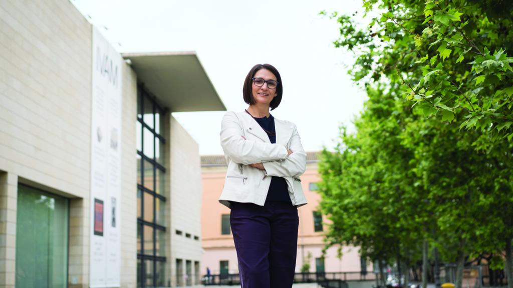 Nuria Enguita en el exterior del IVAM. Foto: Mikel Ponce