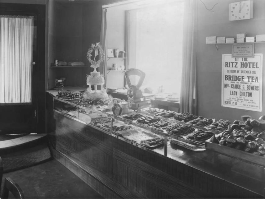 Uno de los rincones del interior del local, en el que se vendían pastas, pasteles y sus famosos emparedados.