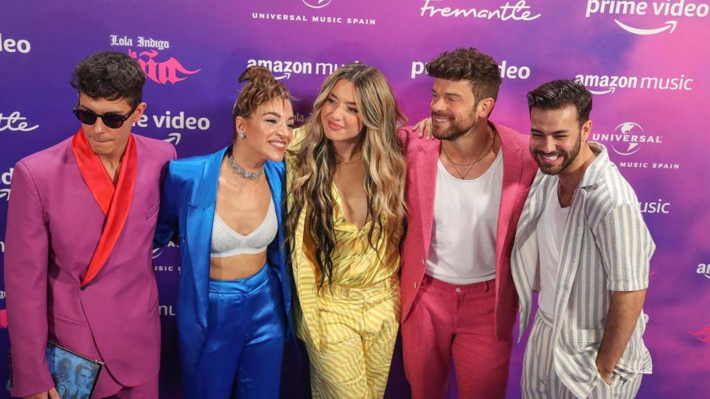 Lola Índigo junto a algunos compañeros de 'OT' en la presentación de su documental.