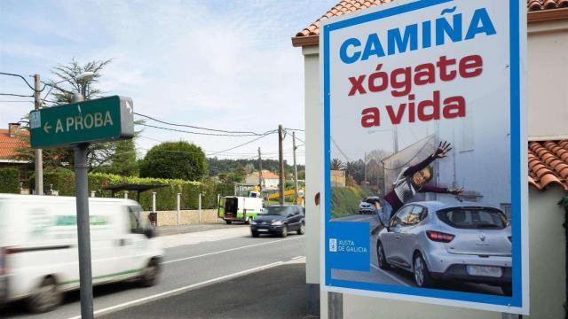 Carteles de la campaña del Concello de Oleiros.