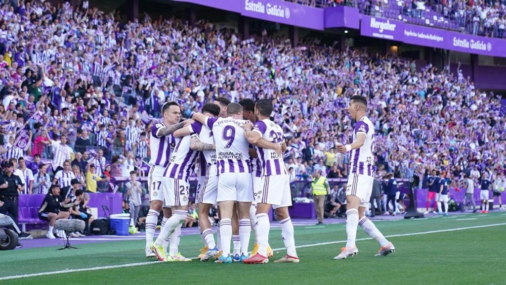 El Pucela celebra un gol.