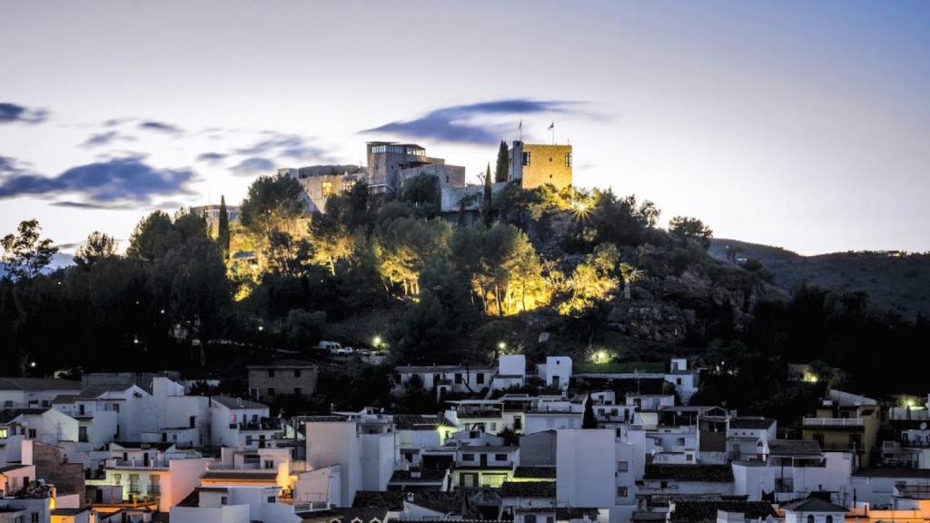 El Hotel Castillo de Monda es uno de los establecimientos más peculiares de la provincia.