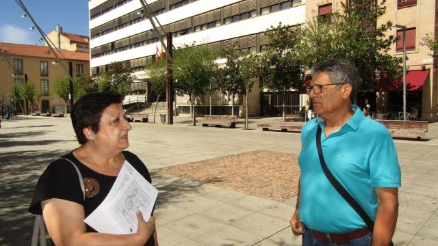 La Secretaria de Igualdad y Política Social, Mª Cruz Hernández, con el Secretario de Cultura, Daniel Pascual