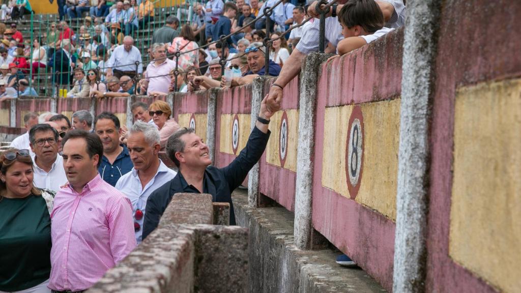 Emiliano García-Page durante una corrida de toros en Talavera de la Reina (Toledo).