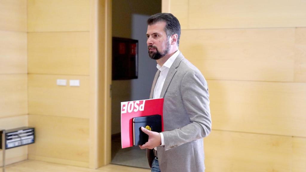 El secretario general del PSOECyL y portavoz del Grupo Parlamentario Socialista en las Cortes de Castilla y León, Luis Tudanca