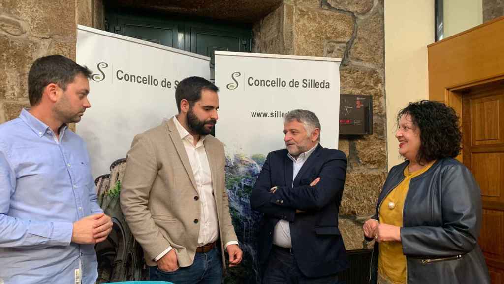 Firma del convenio de colaboración entre la Asociación Amicos y el Concello de Silleda.