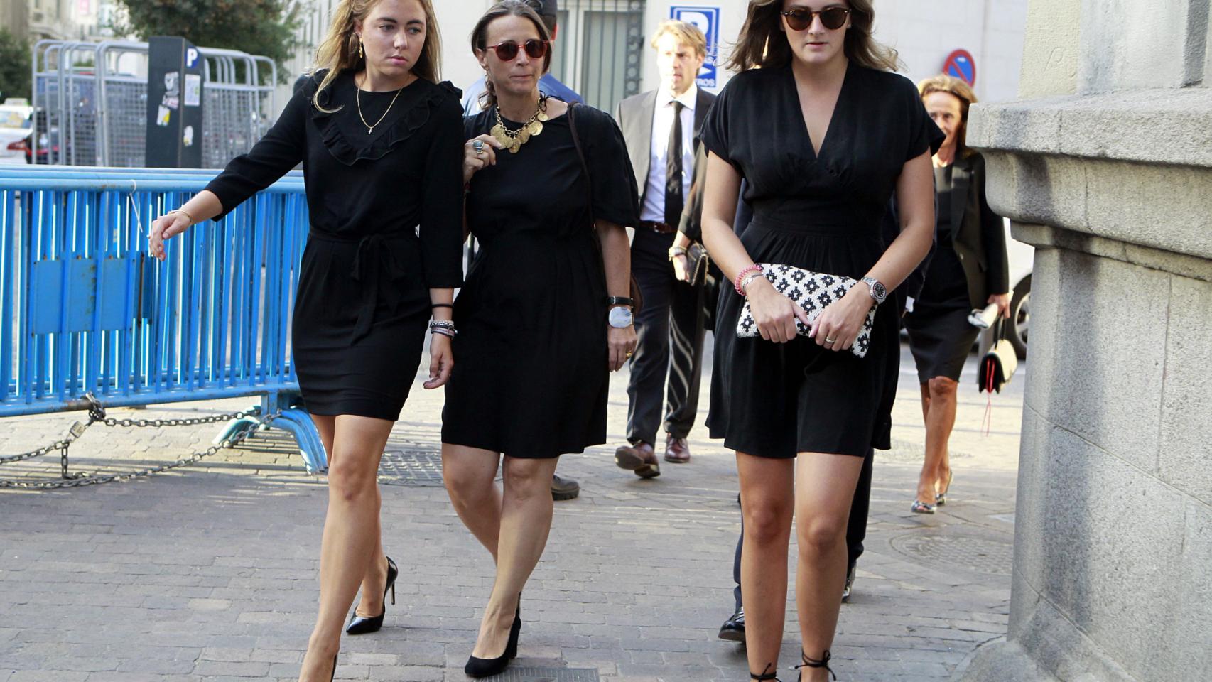 La duquesa de Medinaceli reaparece, ajena al escándalo de Luis Medina