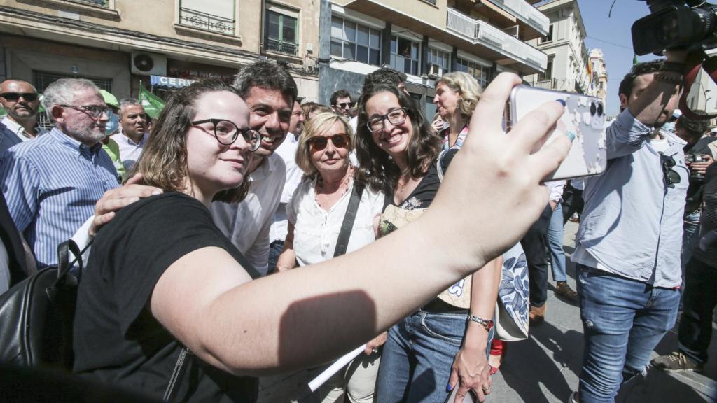 Concentración a favor del trasvase Tajo-Segura en Alicante. Carlos Mazón, Fernando López Miras, Luis Barcala, regantes