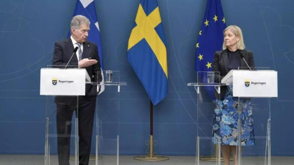 Sauli Niinisto, presidente de Finlandia, y Magdalena Andersson, primera ministra de Suecia.