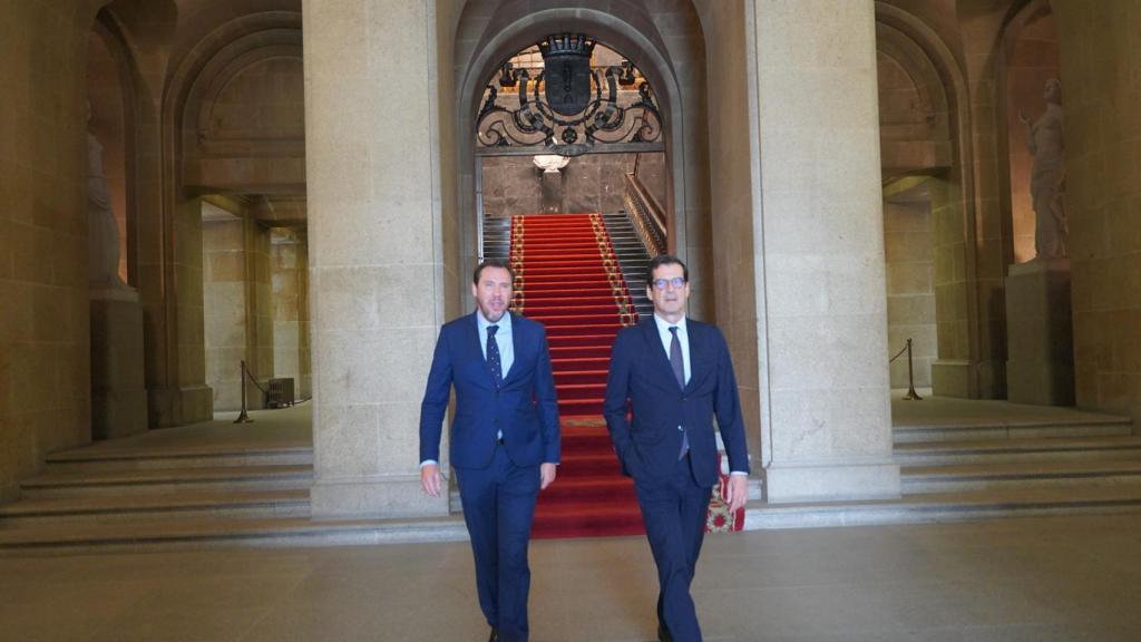 Óscar Puente con el alcalde de Oporto.