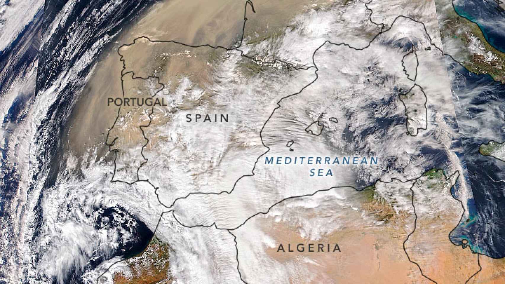 Visible Infrared Imaging Radiometer Suite (VIIRS) en la nave espacial NOAA-20, muestra la columna de polvo saliendo de Argelia y sobre la Península Ibérica.