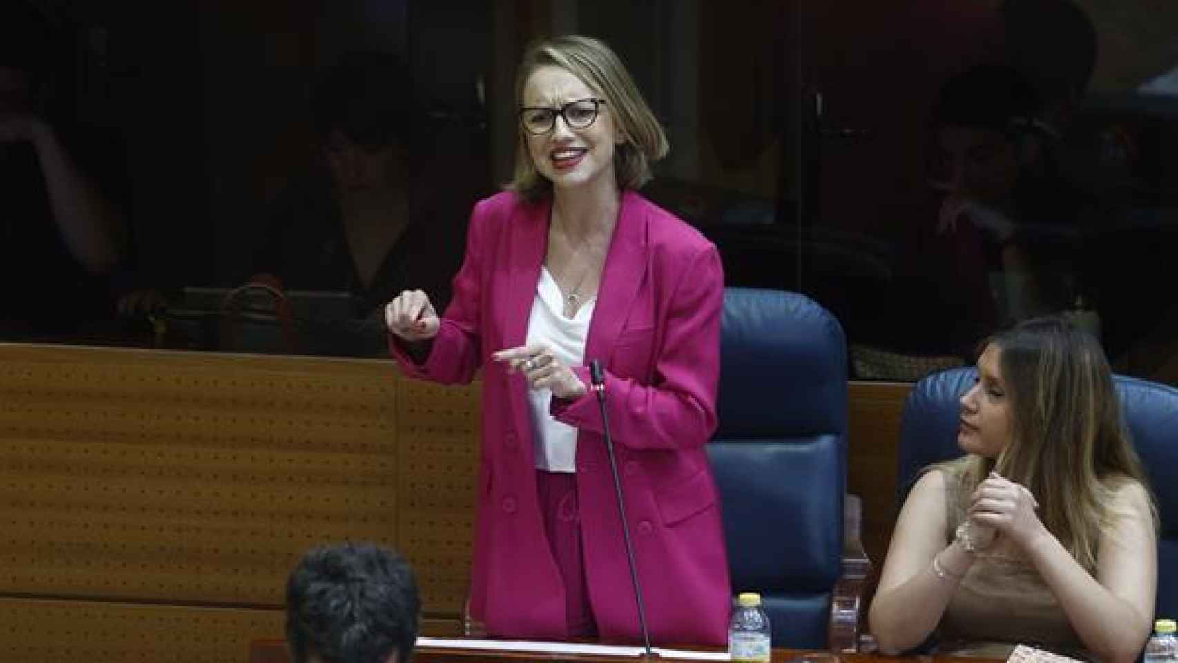 La diputada de la Asamblea de Madrid Carolina Alonso durante su intervención este jueves en el pleno de la Asamblea de Madrid.