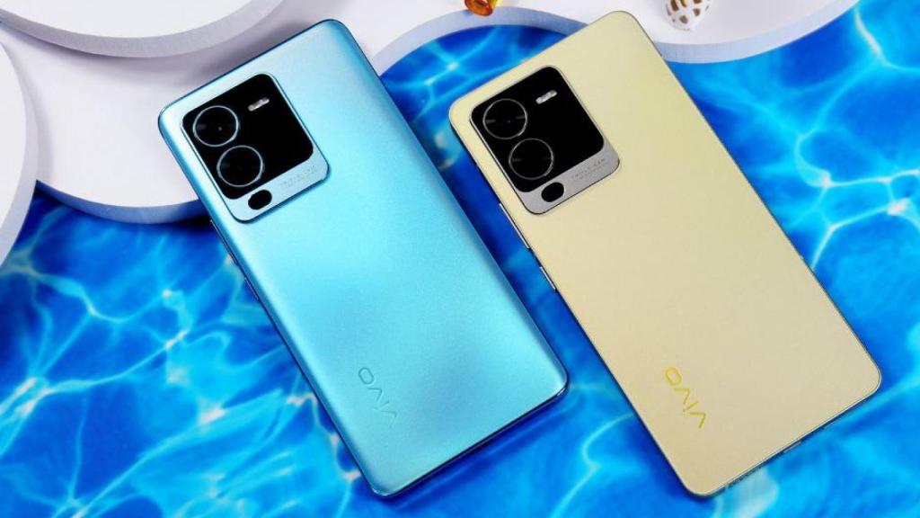 Vivo S15 dado la vuelta