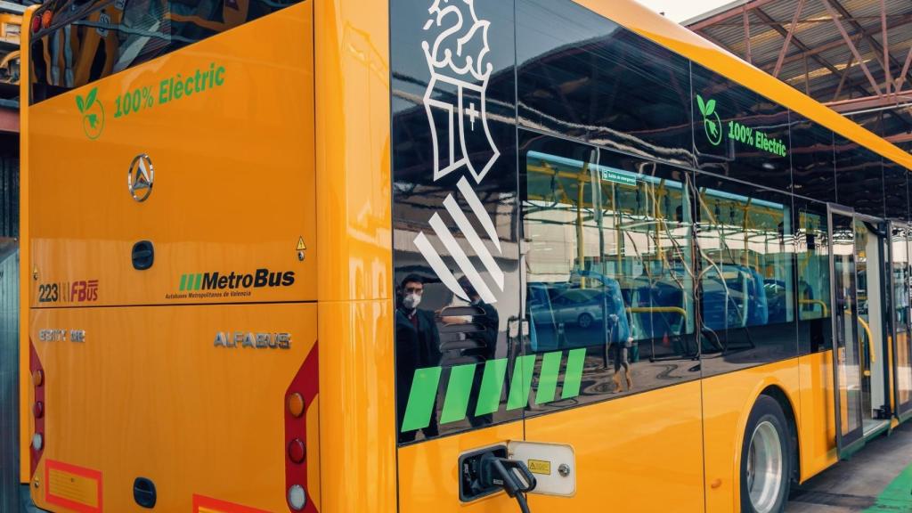 El bus que conecta Valencia con su área metropolitana.