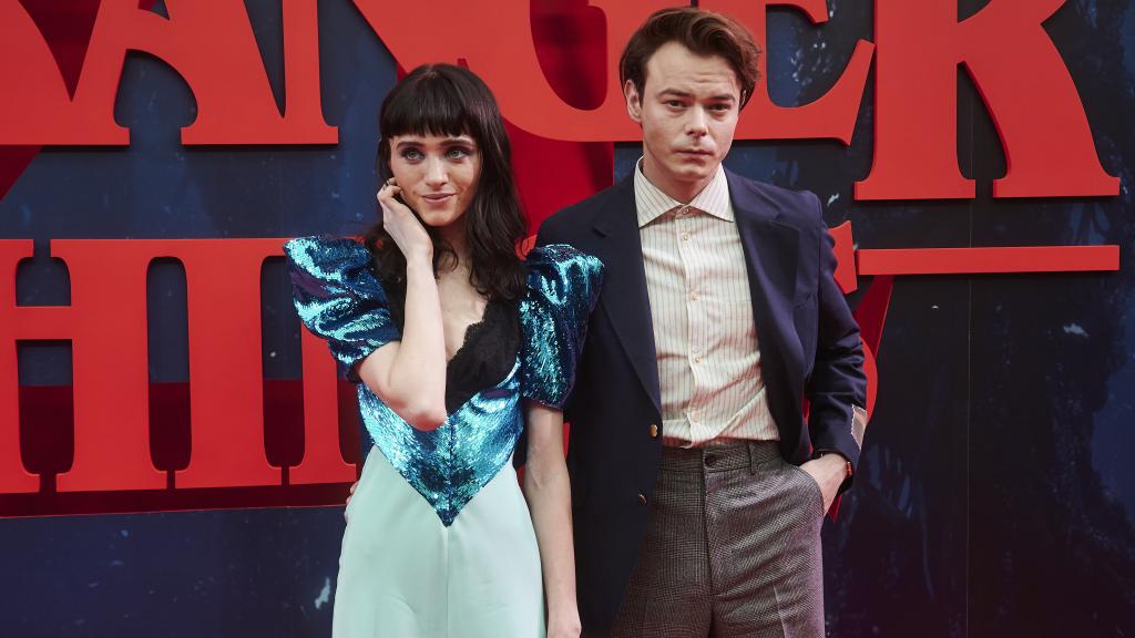 Charlie Heaton y Natalia Dyer presentando en Madrid la cuarta temporada de 'Stranger Things'.