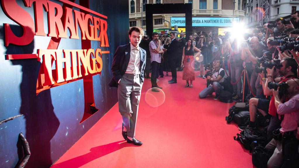 Charlie Heaton en la plaza de Callao de Madrid.