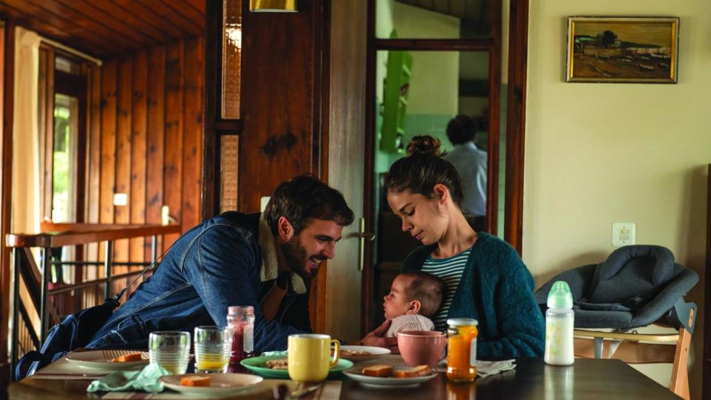 La maternidad y los cuidados están en el centro de 'Cinco lobitos'.