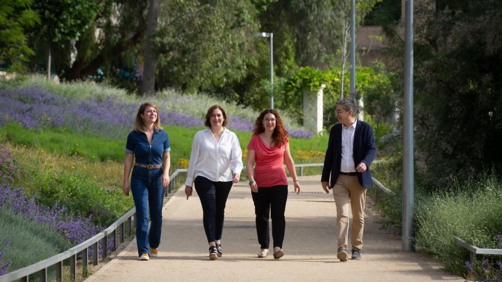 La alcaldesa de Barcelona, Ada Colau, y los tenientes de alcalde Janet Sanz, Laura Pérez y Jordi Martí.