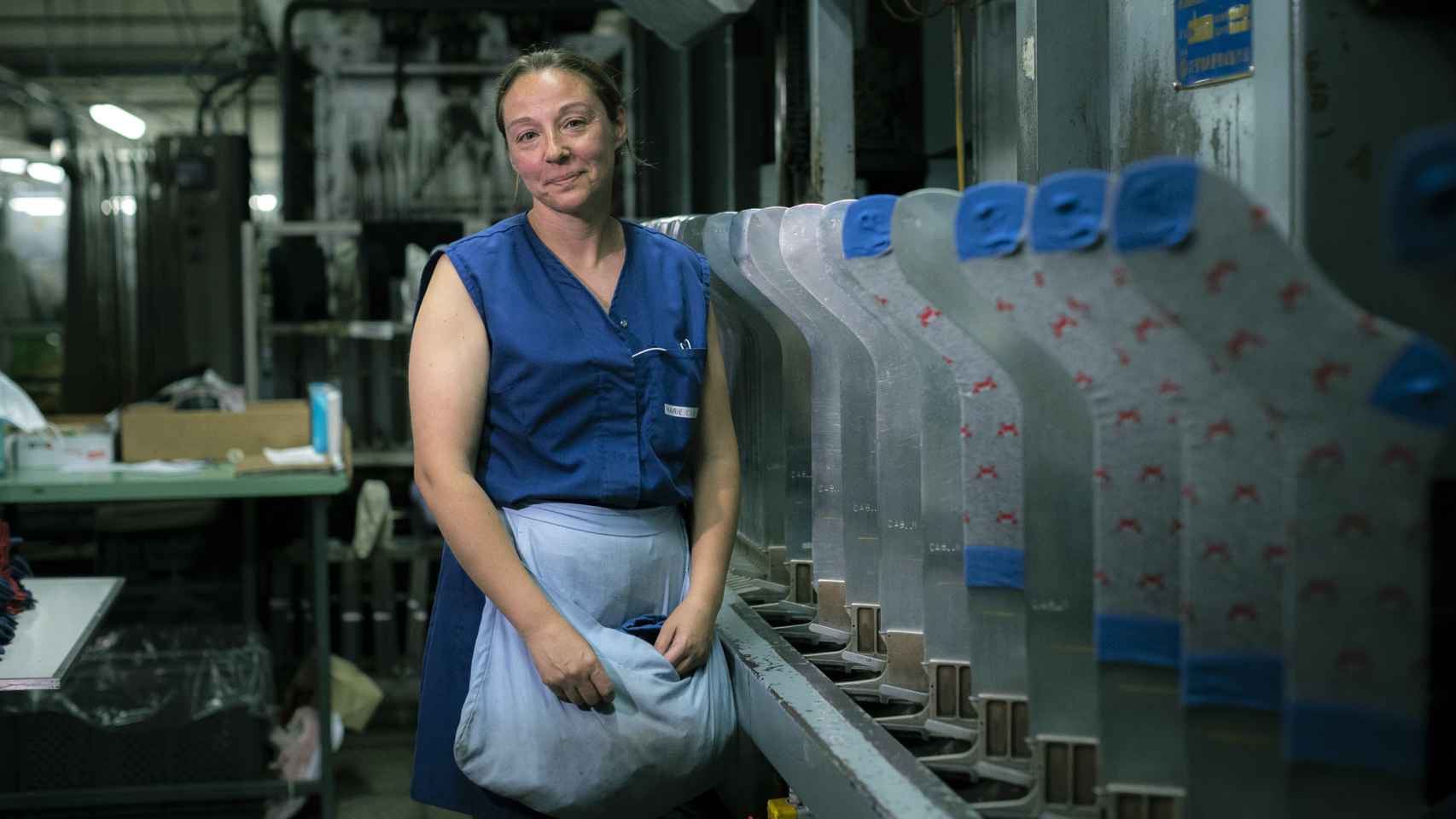 Cecilia Fabregat Fabregat, en su puesto en la fábrica de Marie Claire.