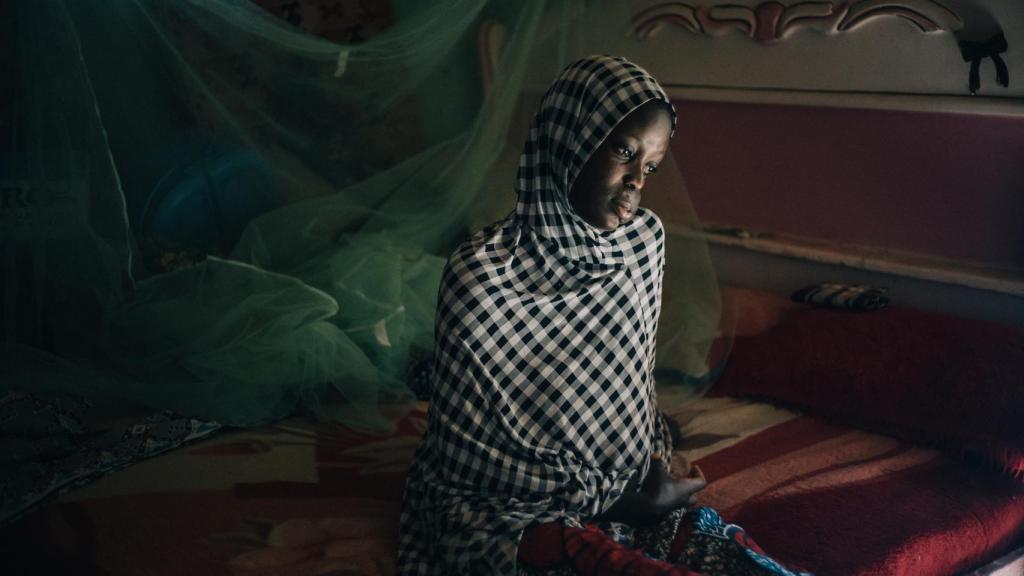 Una de las pacientes afectadas por NOMA en su casa de Sokoto.