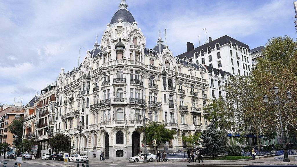 Un viejo edificio en el centro de Madrid.