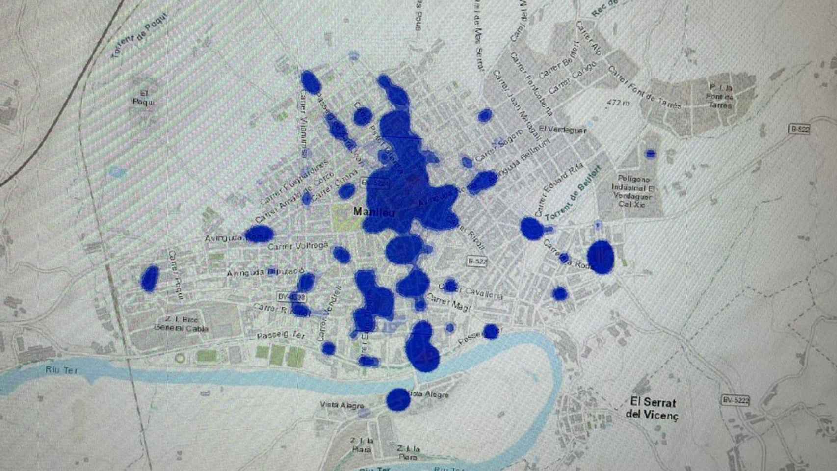 Mapa de calor con los delitos localizados en Manlleu en la segunda mitad de 2021. Arriba, en el centro, el barrio del Erm.