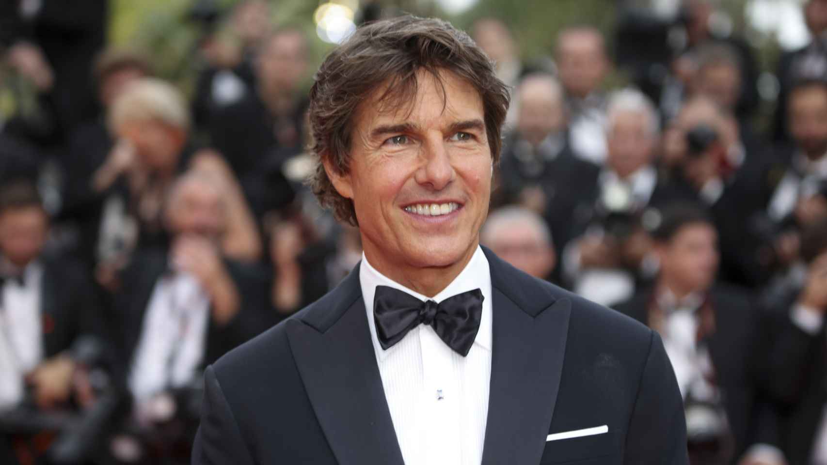 A unas semanas de cumplir 60 años, Tom Cruise luce un aspecto muy rejuvenecido.
