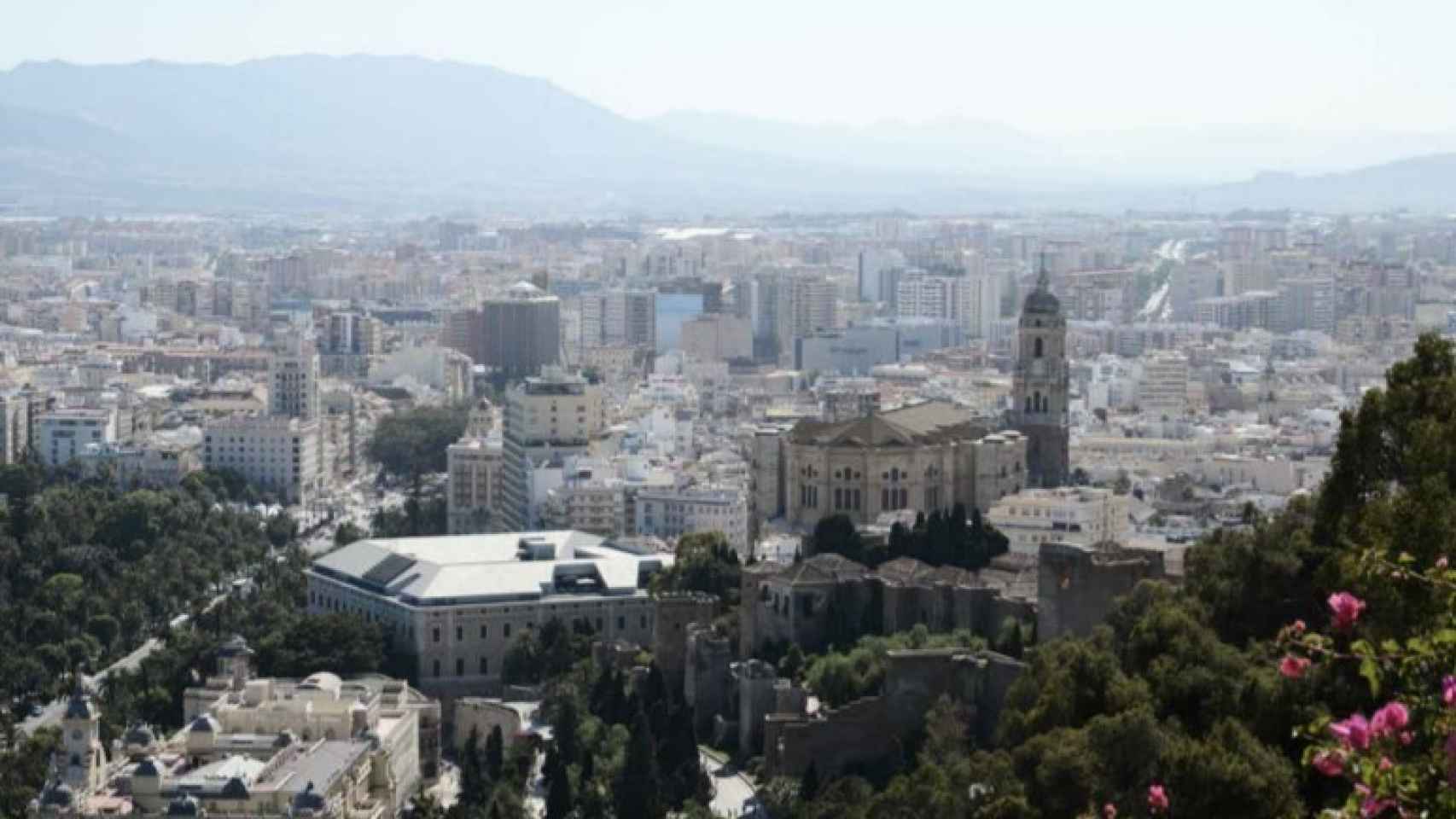 Vista de la Catedral de Málaga con el tejado a dos aguas que ahora se proyecta.
