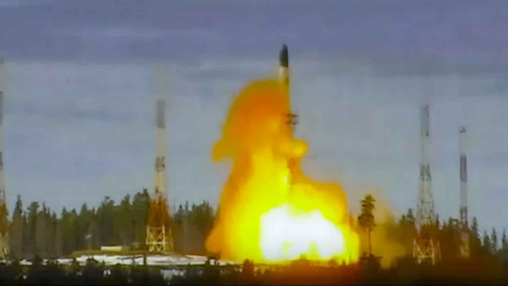 El lanzamiento de un misil balístico ruso el pasado 20 de abril.