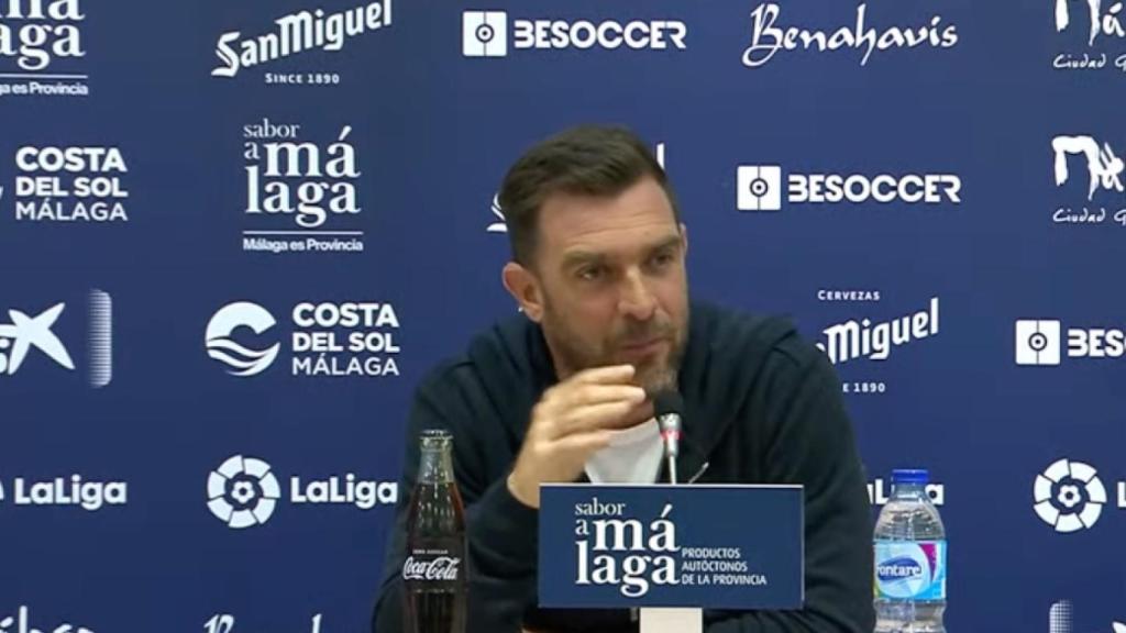 Pablo Guede en la rueda de prensa posterior al Málaga-Burgos