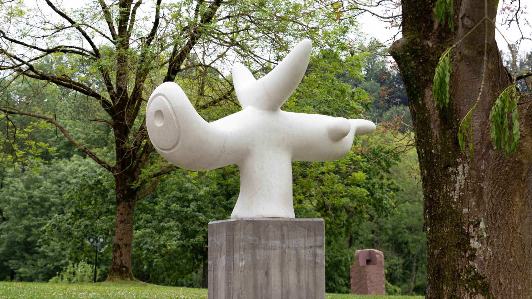 Escultura de Miró en el jardín de Chillida Leku: 'Pajaro Solar', 1968. Foto: Mikel Chillida