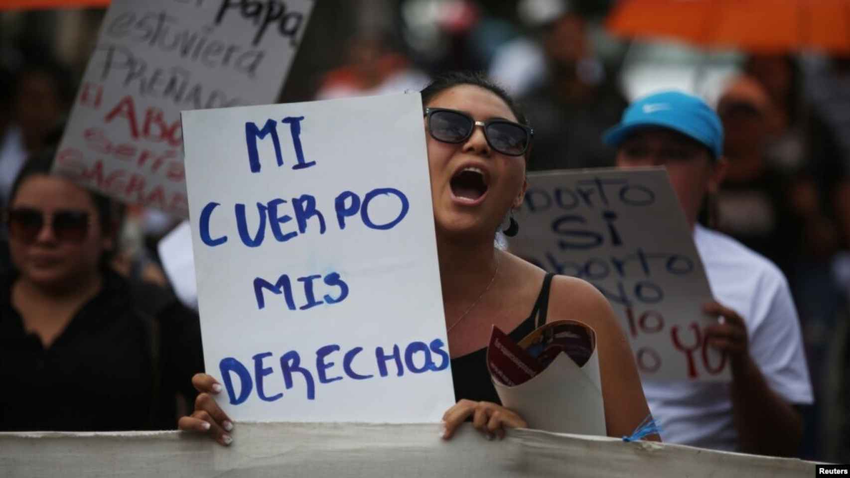 Imagen de archivo de una protesta en 2017 por la despenalización del aborto en El Salvador.
