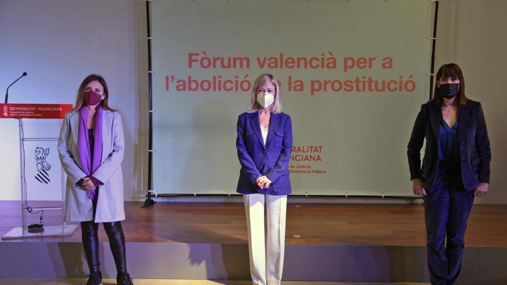 La consellera Bravo presenta la estrategia valenciana para la abolición de la prostitución.
