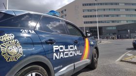 Un coche de la Policía Nacional en Elche, en imagen de archivo.