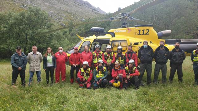 Virginia Barcones asiste en Vegacervera a la práctica de rescate conjunto de los grupos de rescate de la Guardia Civil