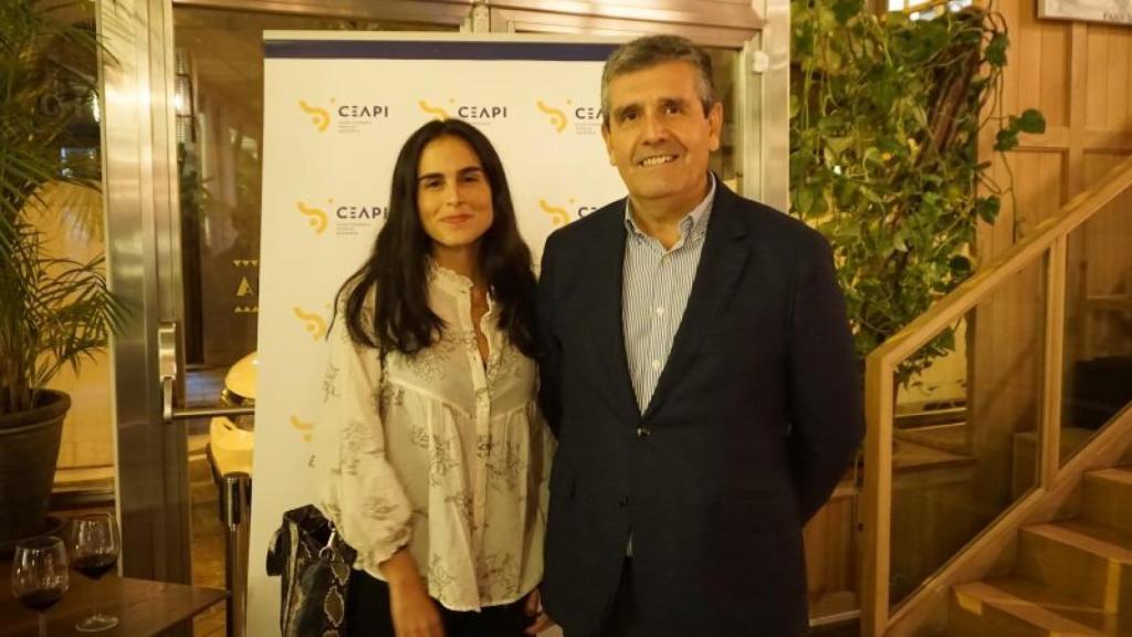 Manuel López Donaire, presidente y CEO de Delaviuda Confectionery Group, junto a su hija Virginia López.