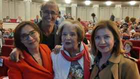 Maica Larriba junto al alcalde de Nigrán, Juan González, Carmen Avendaño y la actriz Uxía Blanco.