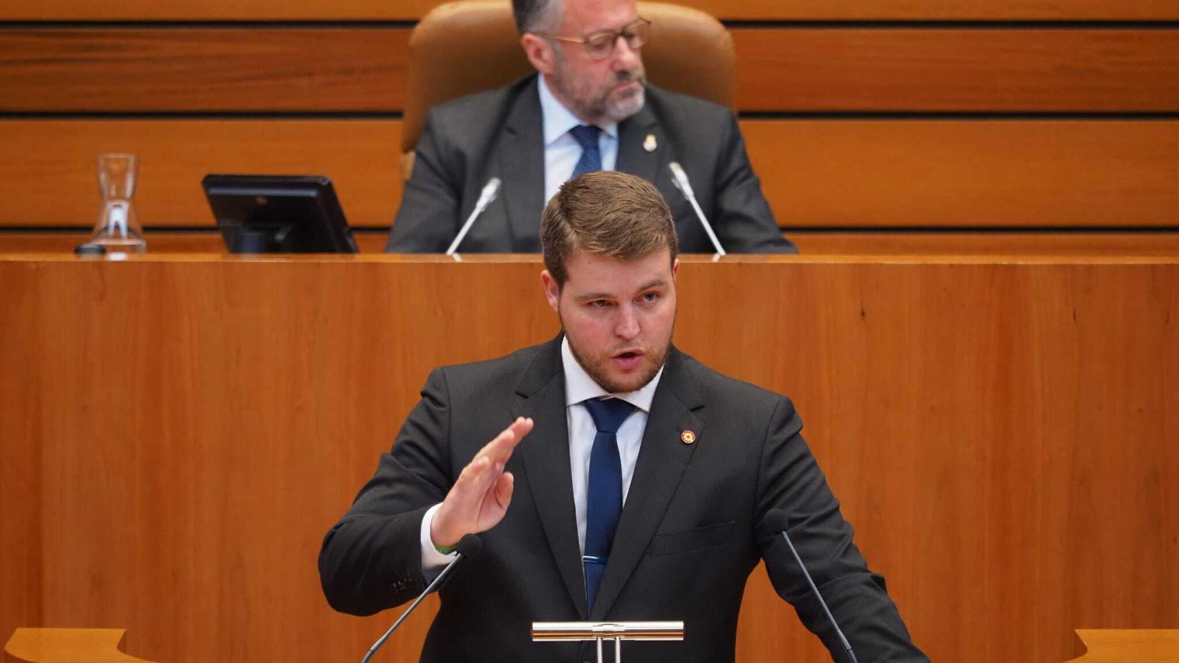 El procurador de Vox Miguel Suárez durante una intervención en las Cortes.