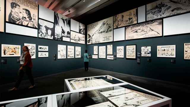 Vista de una de las salas de la exposición 'Cómic. Sueños e historia', en CaixaForum Madrid