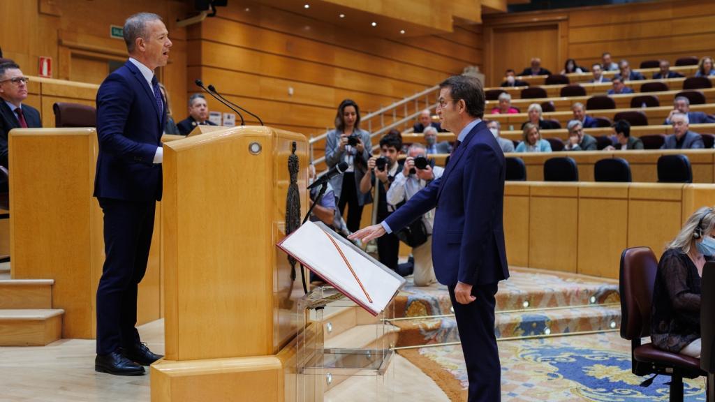 Alberto Núñez Feijóo promete el cargo de senador, este miércoles en la Cámara Alta.