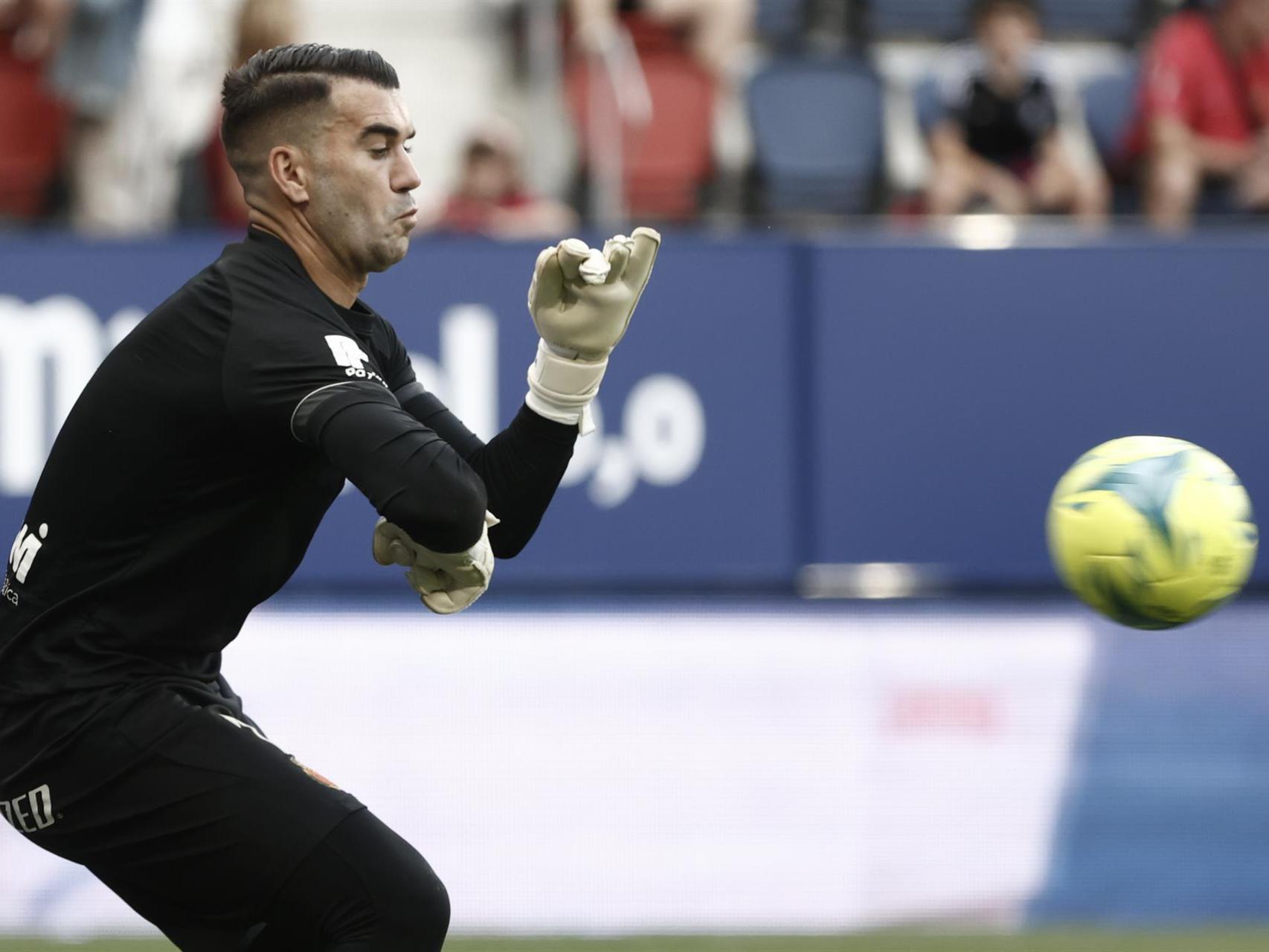 Manolo Reina durante el Osasuna-Mallorca