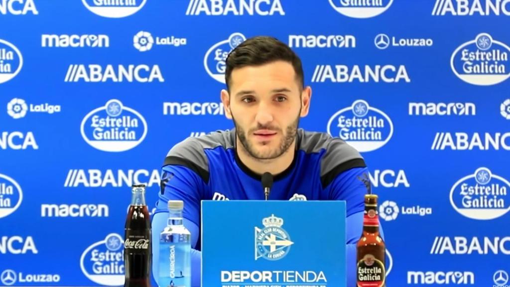 El delantero Lucas Pérez en una rueda de prensa