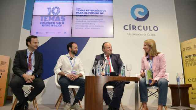 Andrés Fernández, Xoán Martínez y Alfredo Ramos en el Ciclo Empresa Inteligente.