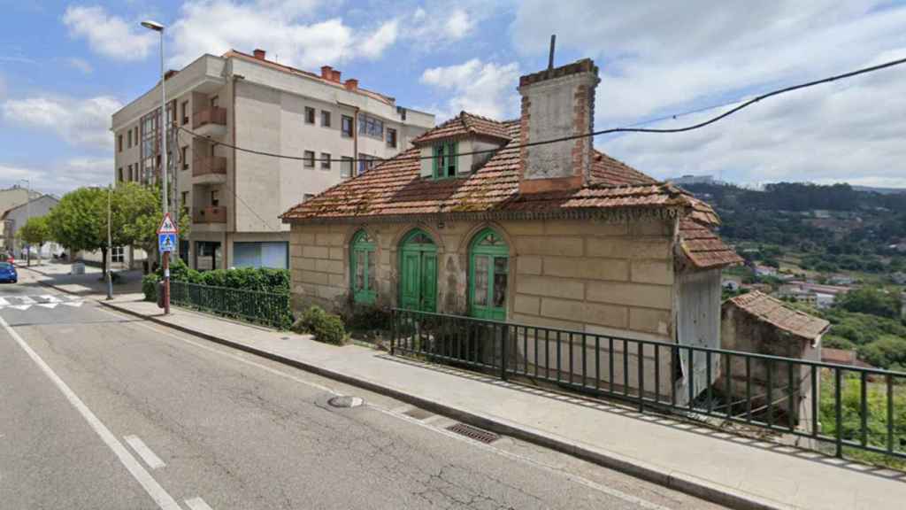 Edificación en ruinas en Avenida Ramón Nieto 190.