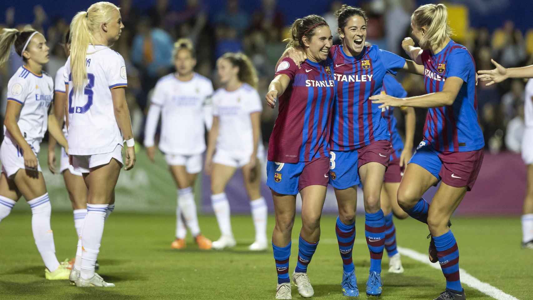 Las jugadoras del Barça Femenino celebran el gol de Mariona Caldentey en El Clásico