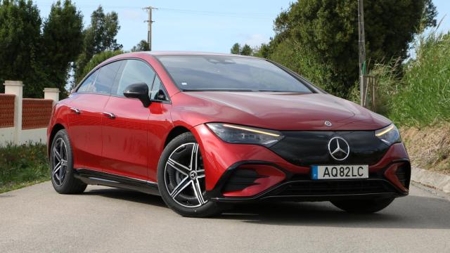 El Mercedes EQE 350+ es un coche eléctrico que supera los 600 kilómetros de autonomía.