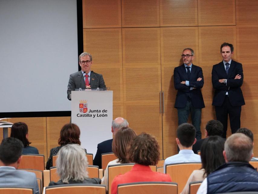 El consejero de Industria, Mariano Veganzones, durante la toma de posesión del nuevo vicepresidente-gerente del Ecyl, este viernes.